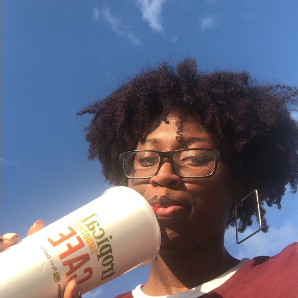Meet your Posher, Kayla
